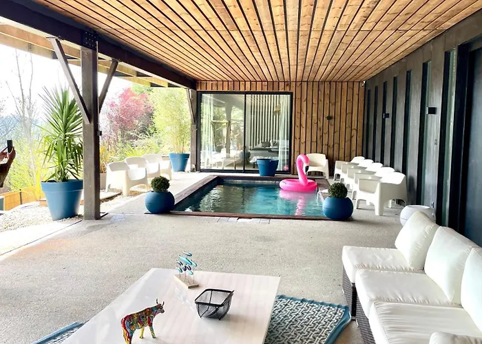 La Corniche, D'architecte Avec Piscine Chauffee 2mn A Holiday home